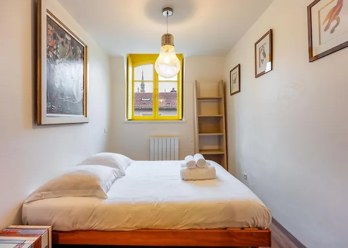 Apartment Le Coquet De Saint-epvre - En Centre-ville *